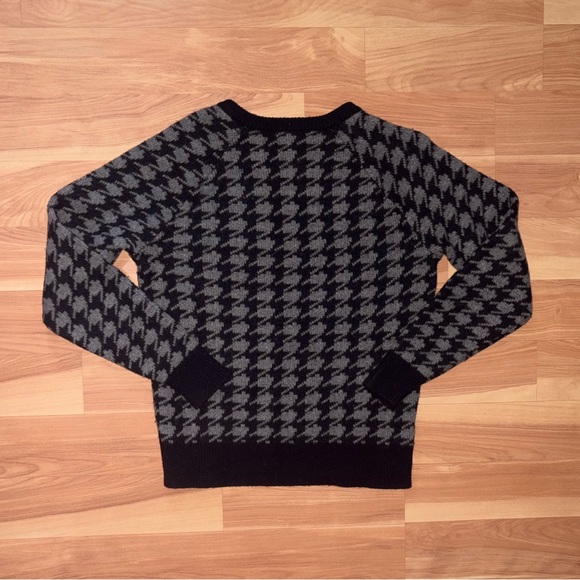 Todd Snyder $348 Merino Wool Houndstooth V-Neck Sweater in Navy Size XS - Picture 15 of 15